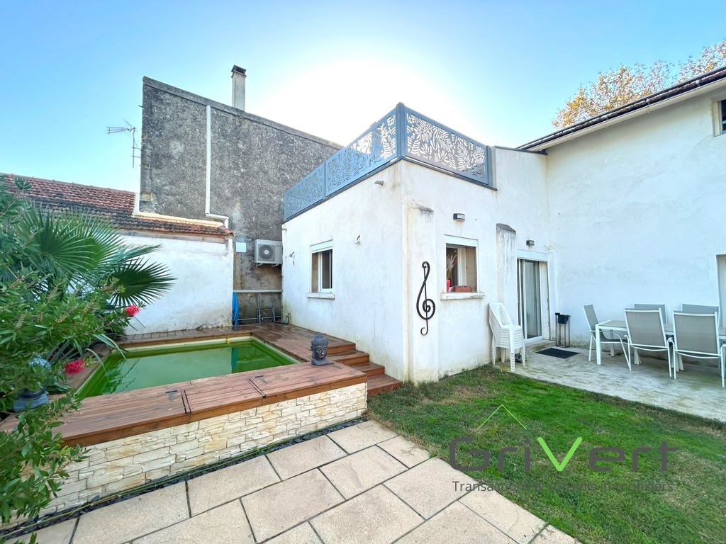 Achat maison à vendre 4 chambres 137 m² - Arles