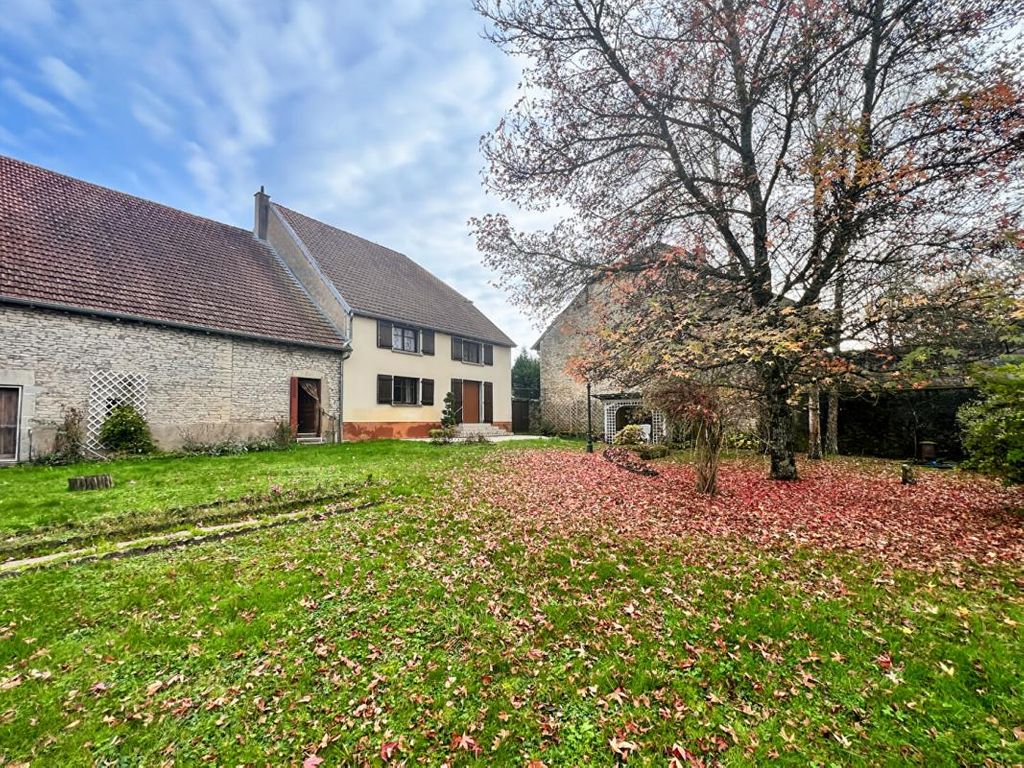 Achat maison à vendre 4 chambres 206 m² - Fretigney-et-Velloreille