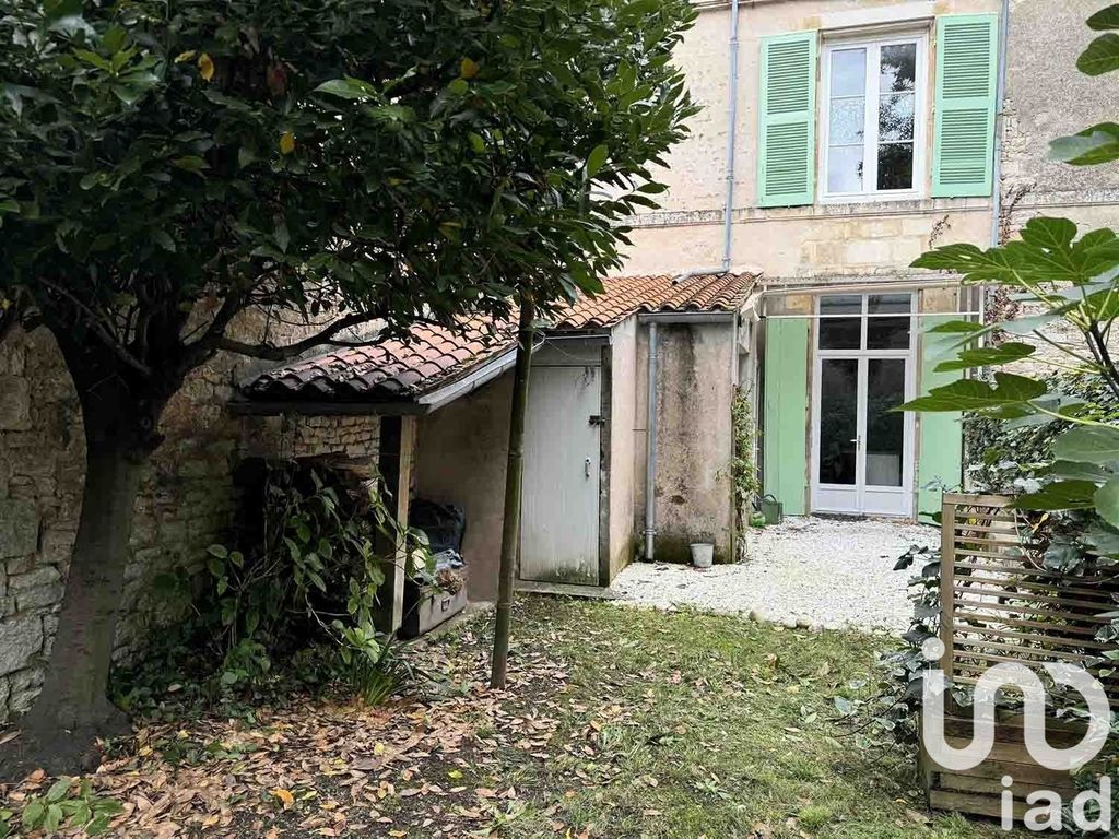 Achat maison à vendre 4 chambres 177 m² - Fontenay-le-Comte