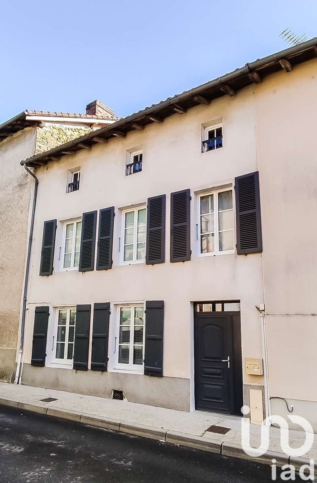 Achat maison à vendre 2 chambres 109 m² - Rochechouart