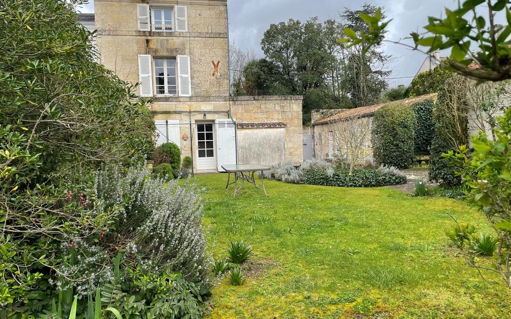 Achat maison à vendre 4 chambres 126 m² - Niort