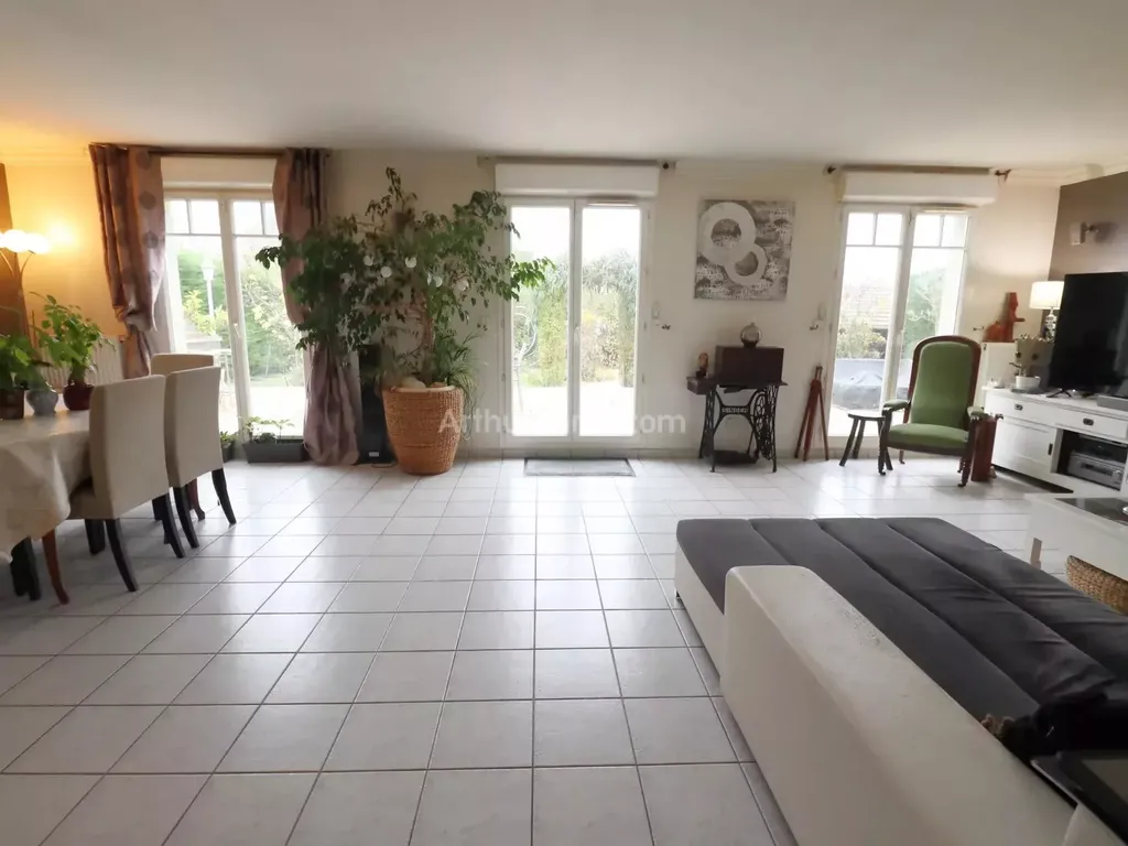 Achat maison à vendre 4 chambres 123 m² - Saint-Witz