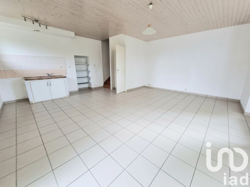 Achat maison à vendre 3 chambres 110 m² - Saint-Germain-de-Prinçay