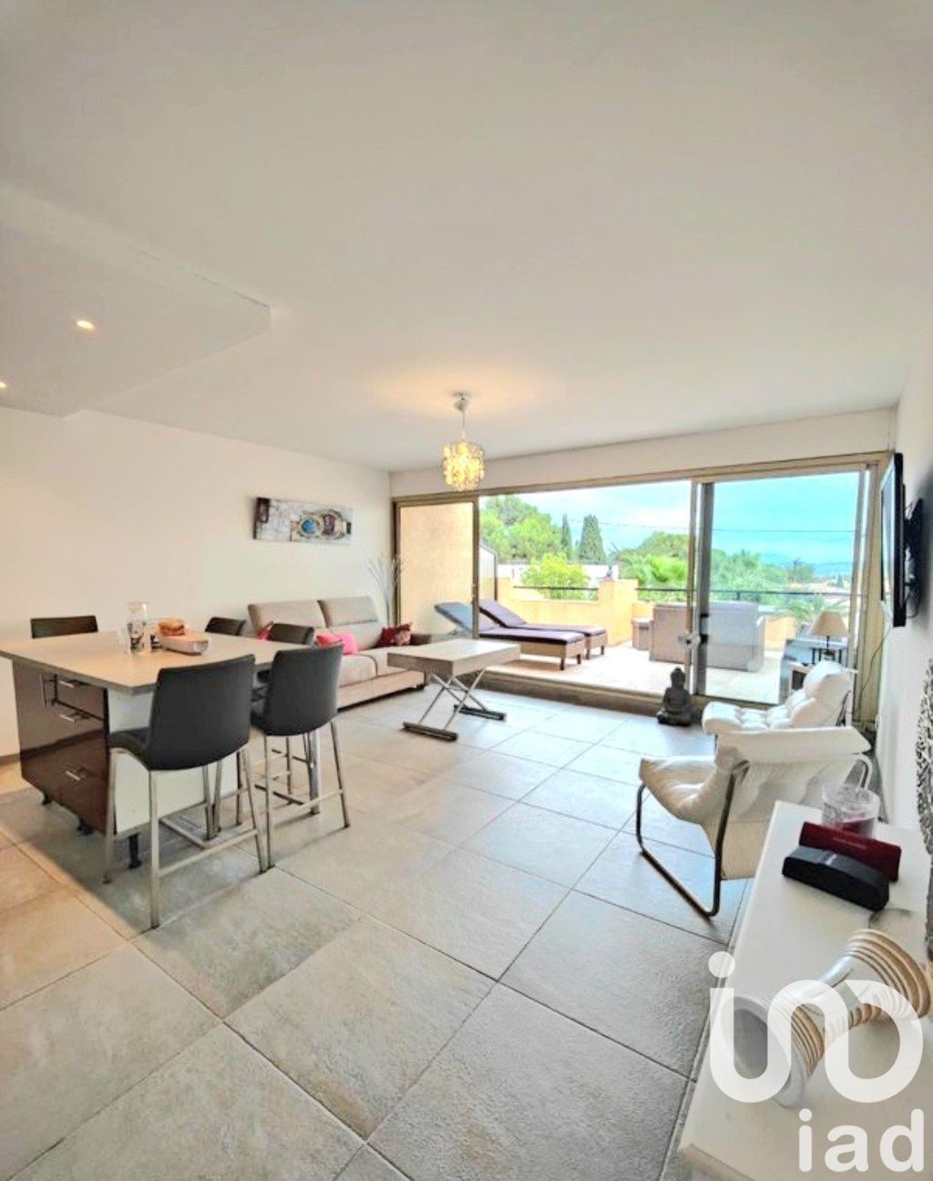 Achat appartement à vendre 2 pièces 4 717 m² - Bandol