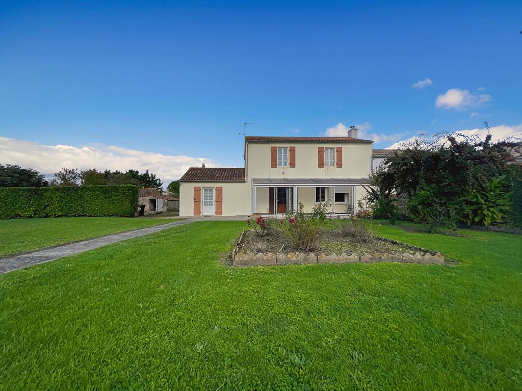 Achat maison à vendre 3 chambres 95 m² - Sainte-Radégonde-des-Noyers