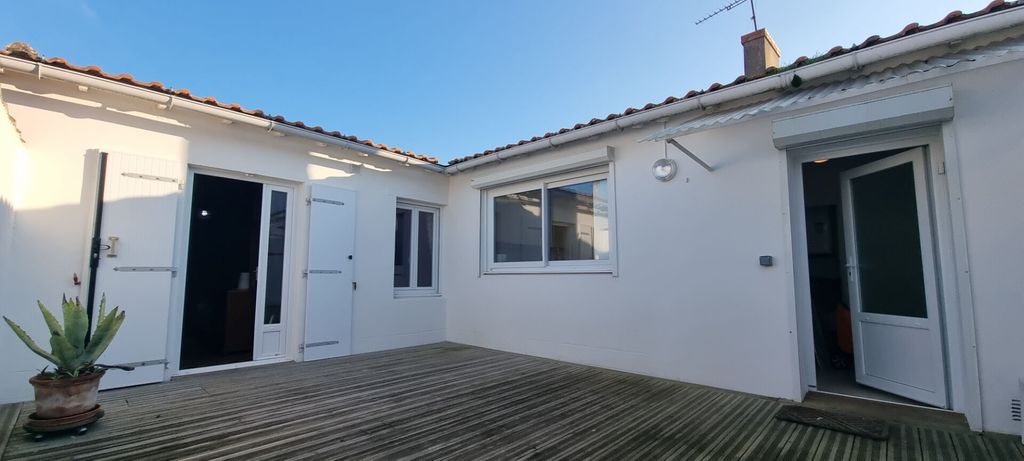 Achat maison à vendre 2 chambres 85 m² - Saint-Gilles-Croix-de-Vie