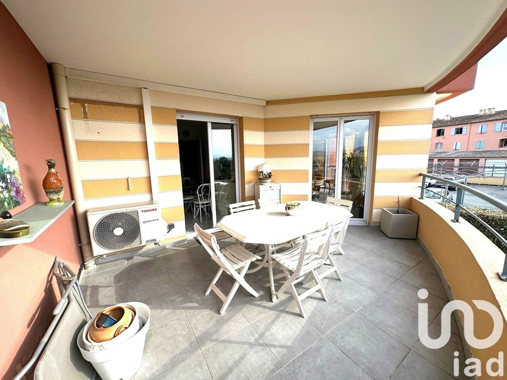 Achat appartement à vendre 4 pièces 97 m² - Fréjus