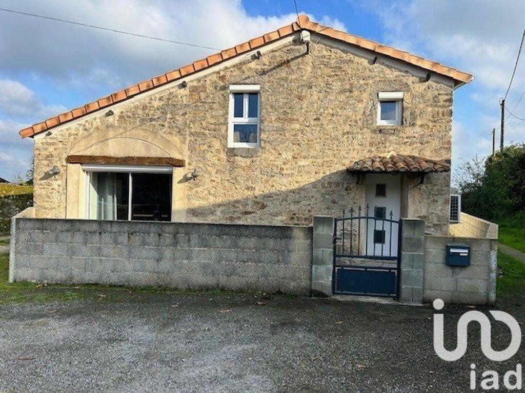 Achat maison à vendre 3 chambres 131 m² - La Chapelle-Bertrand