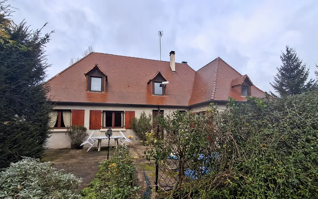 Achat maison à vendre 4 chambres 185 m² - Saint-Pierre-de-Chignac