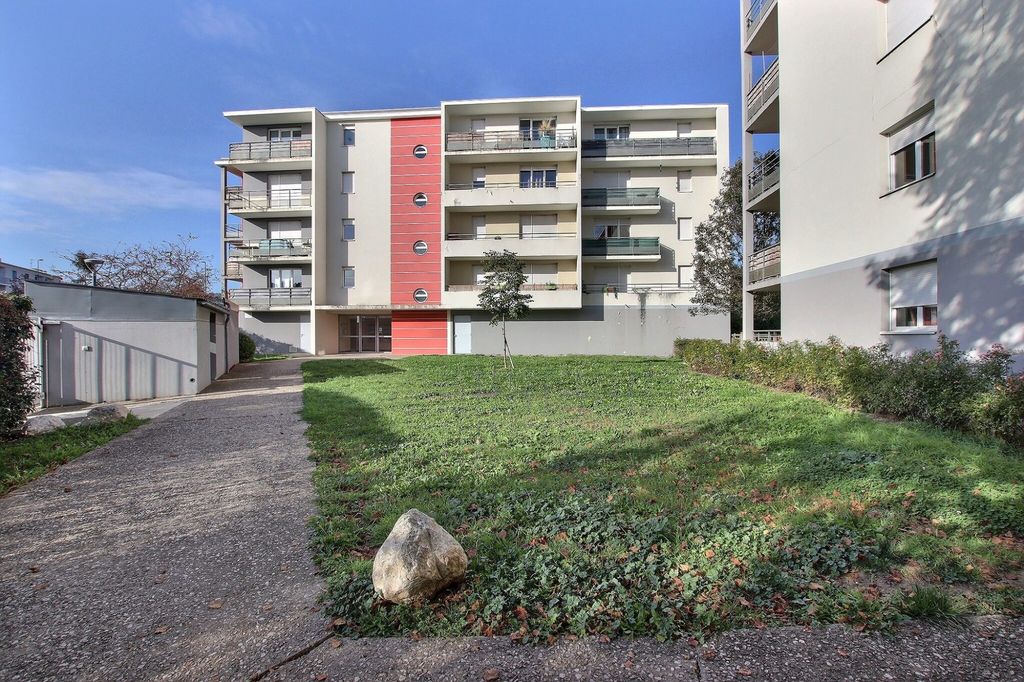 Achat appartement à vendre 2 pièces 49 m² - Clermont-Ferrand