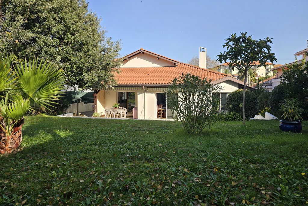 Achat maison à vendre 5 chambres 158 m² - Anglet