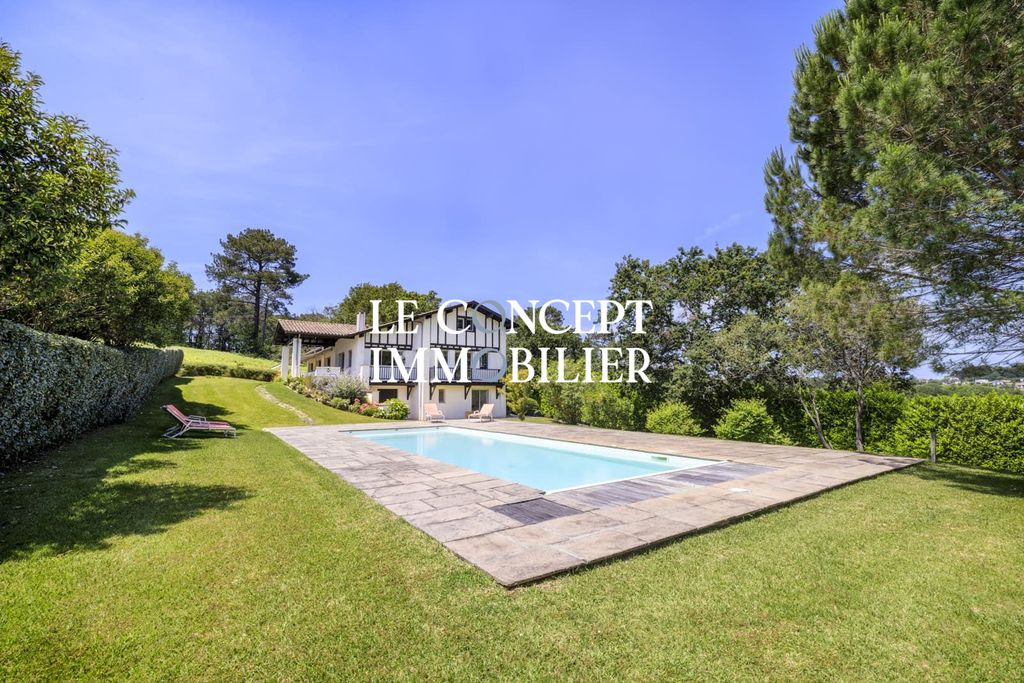 Achat maison à vendre 5 chambres 330 m² - Biarritz