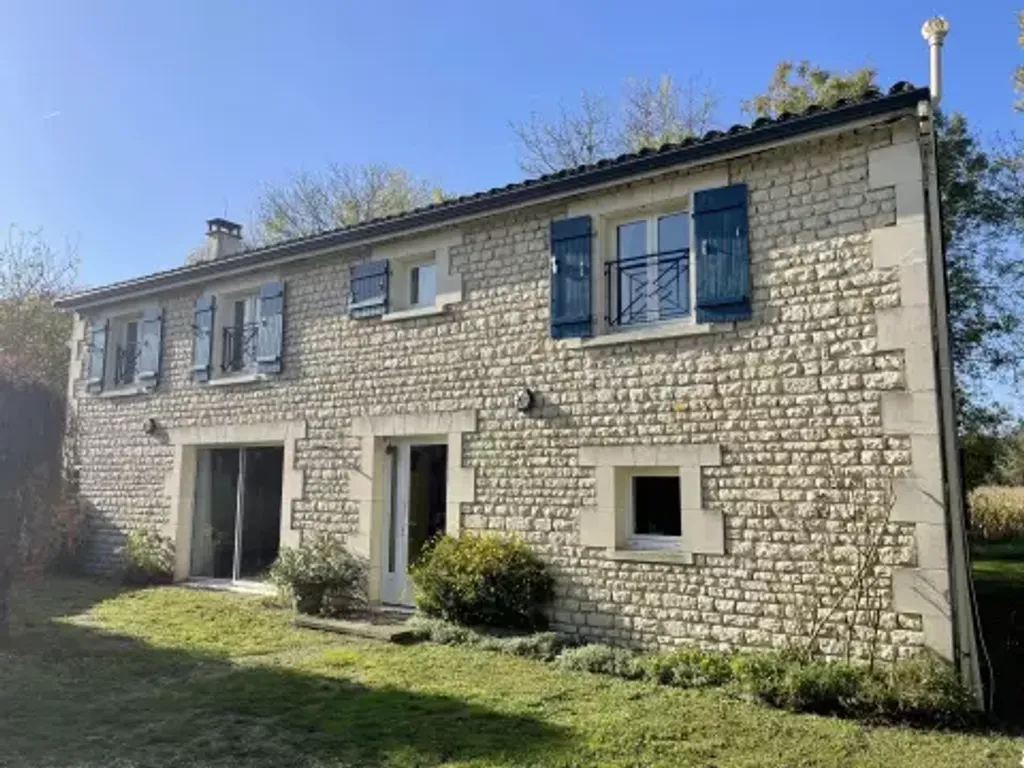 Achat maison à vendre 4 chambres 170 m² - Gourville