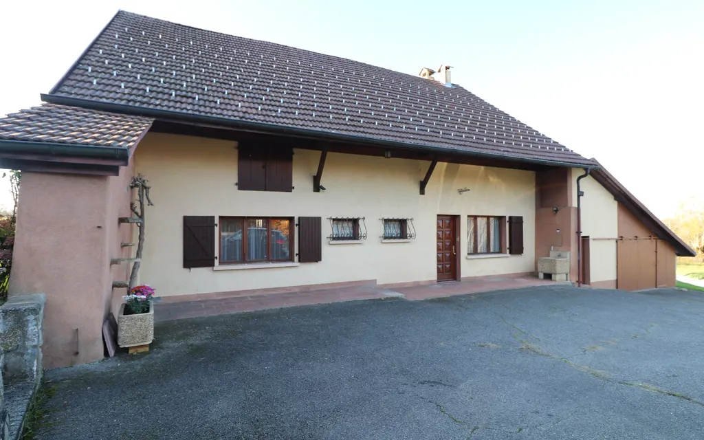 Achat maison à vendre 2 chambres 111 m² - La Roche-sur-Foron