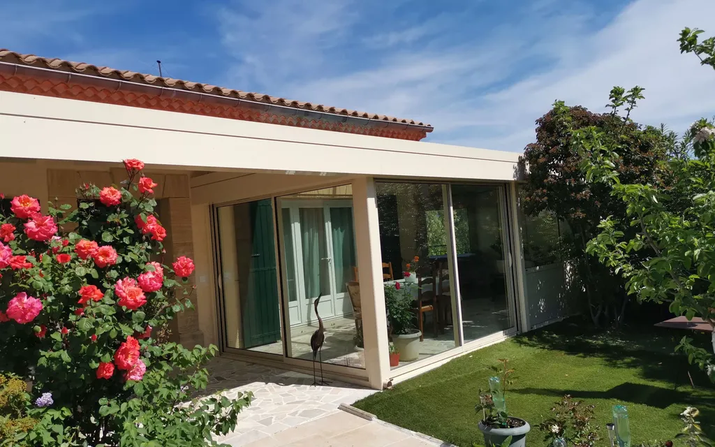 Achat maison à vendre 6 chambres 232 m² - La Roque-d'Anthéron