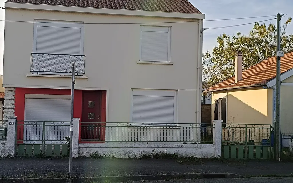 Achat maison à vendre 3 chambres 95 m² - Rochefort