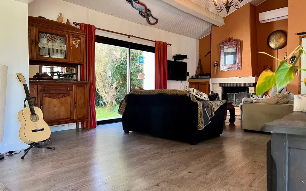 Achat maison à vendre 3 chambres 137 m² - Jau-Dignac-et-Loirac