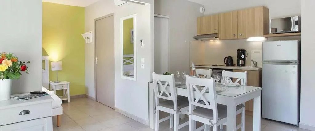 Achat studio à vendre 27 m² - La Londe-les-Maures