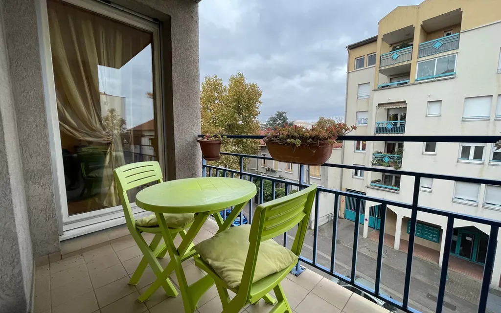 Achat appartement à vendre 3 pièces 82 m² - Vénissieux