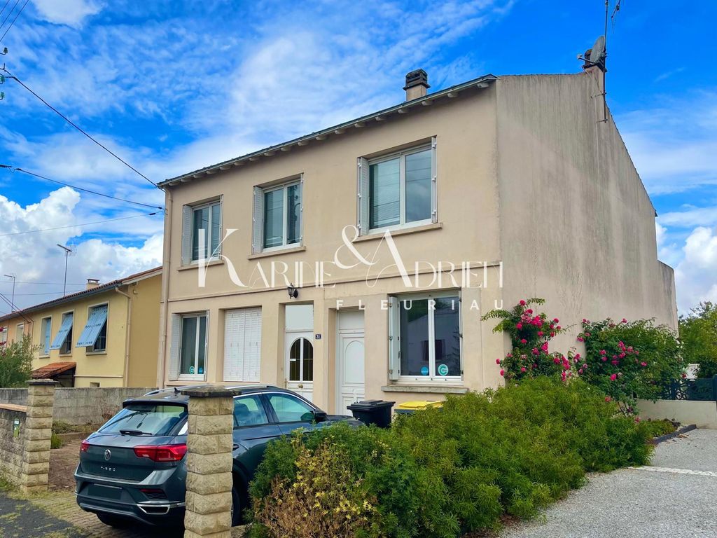 Achat maison à vendre 6 chambres 174 m² - Fontenay-le-Comte