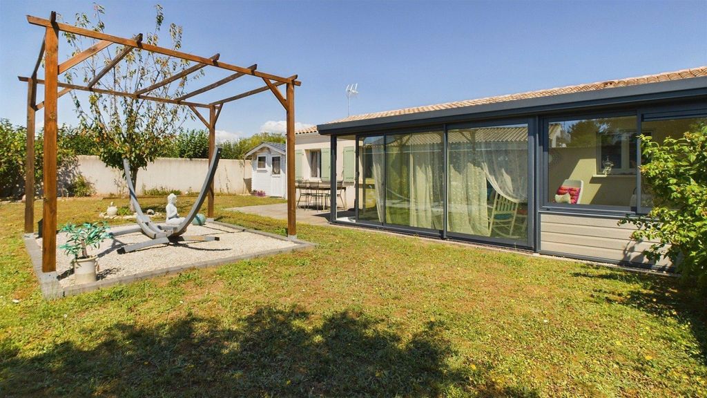 Achat maison à vendre 3 chambres 102 m² - La Rochelle