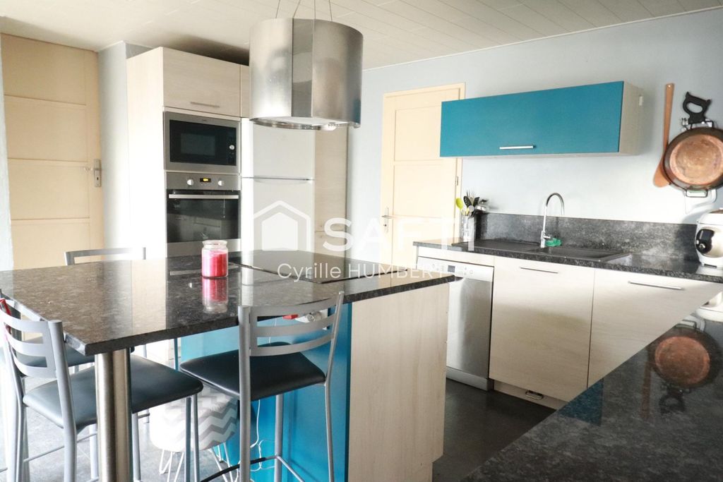 Achat maison à vendre 2 chambres 134 m² - Les Bréseux