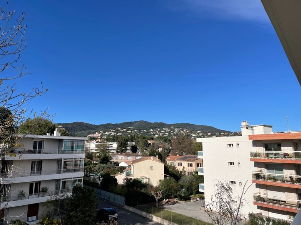 Achat appartement à vendre 4 pièces 70 m² - Mandelieu-la-Napoule