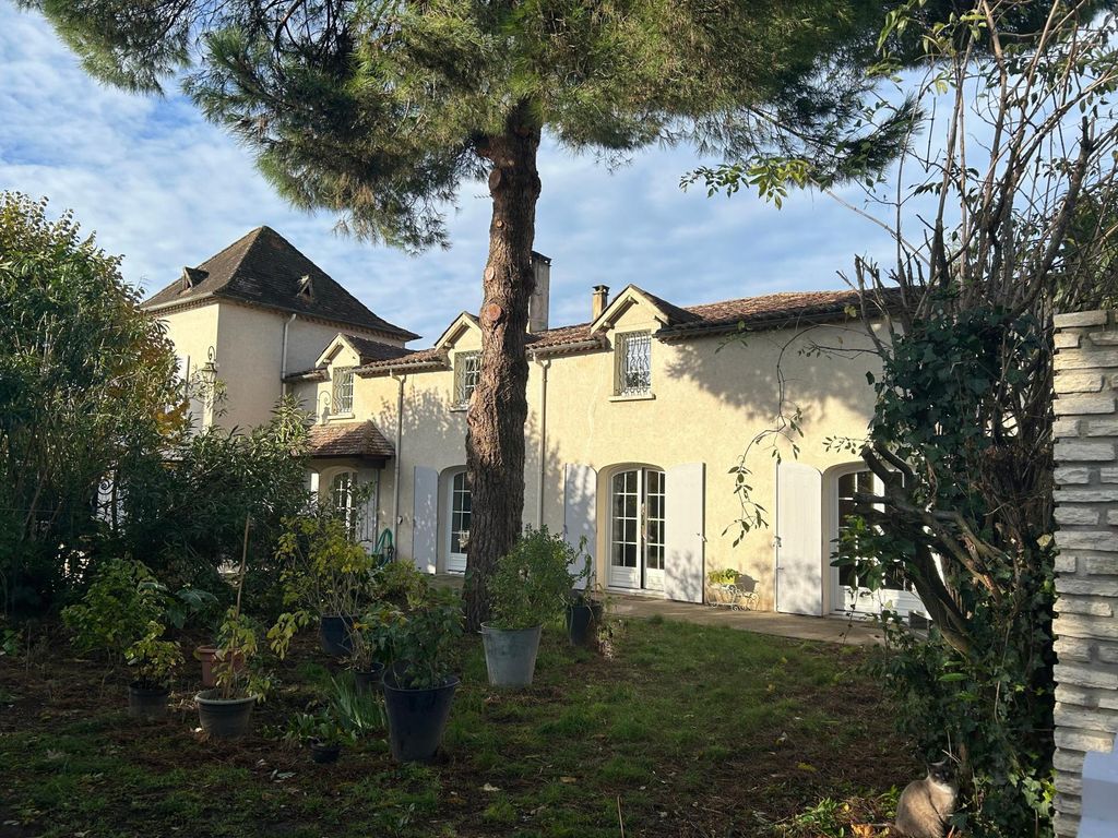 Achat maison à vendre 6 chambres 253 m² - Sainte-Bazeille