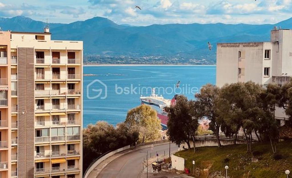 Achat appartement à vendre 2 pièces 48 m² - Ajaccio