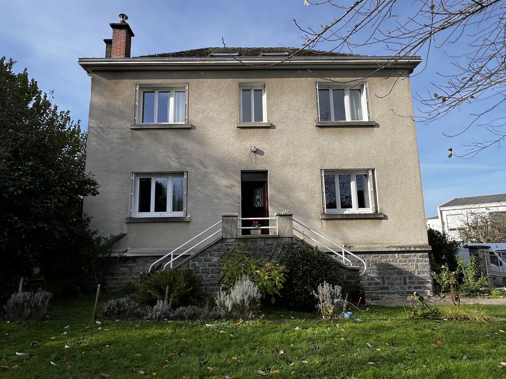 Achat maison à vendre 5 chambres 177 m² - Saint-Yrieix-la-Perche