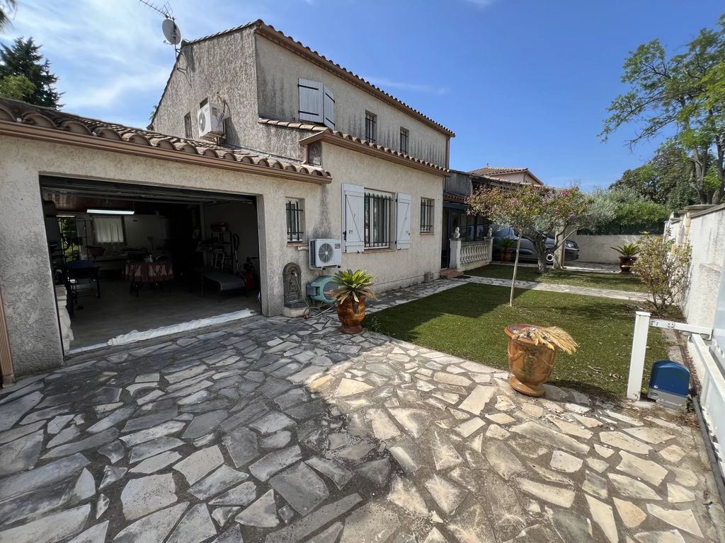 Achat maison à vendre 5 chambres 146 m² - Nîmes