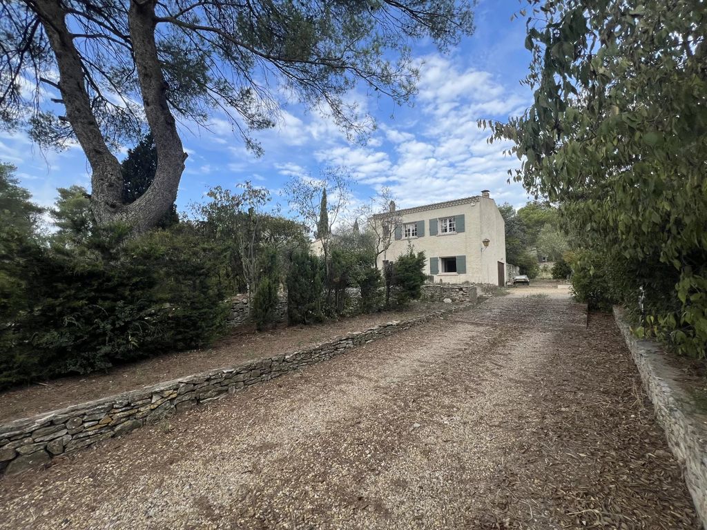 Achat maison à vendre 4 chambres 167 m² - Nîmes