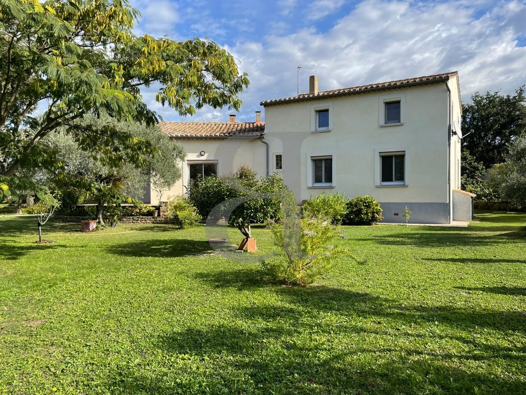 Achat maison à vendre 5 chambres 205 m² - Sainte-Cécile-les-Vignes