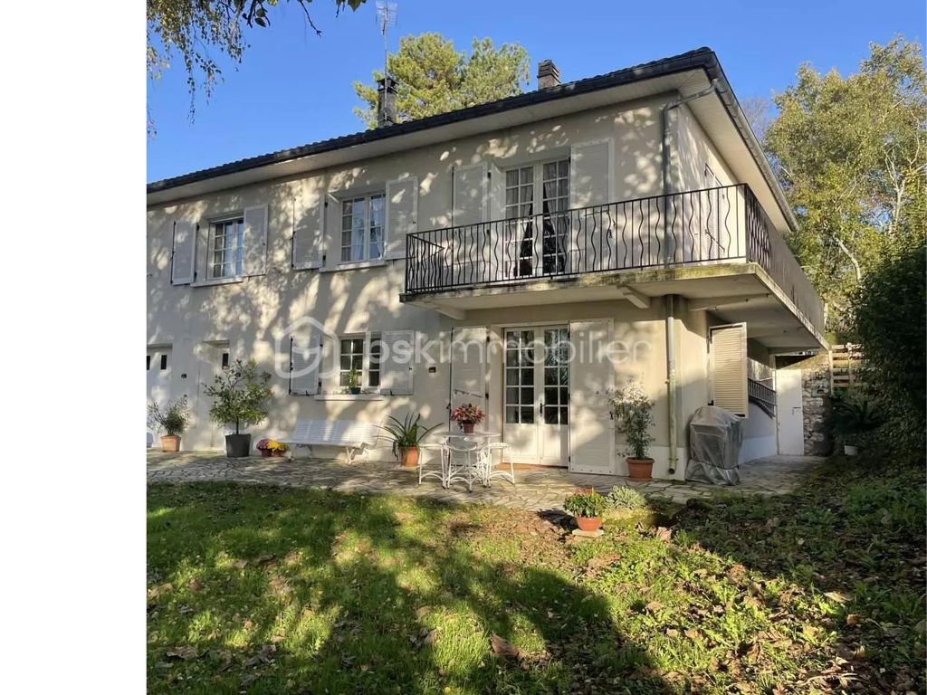 Achat maison à vendre 3 chambres 145 m² - Verteillac