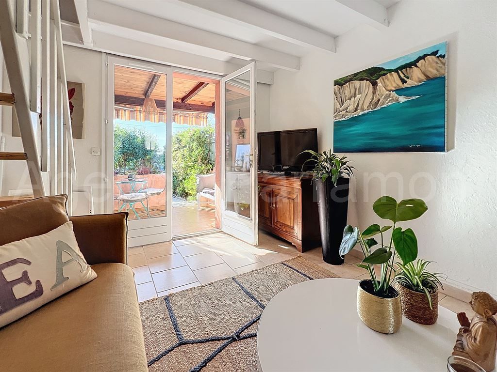 Achat maison à vendre 1 chambre 34 m² - Sanary-sur-Mer