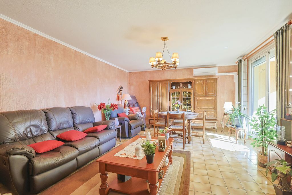 Achat appartement à vendre 4 pièces 82 m² - Solliès-Pont