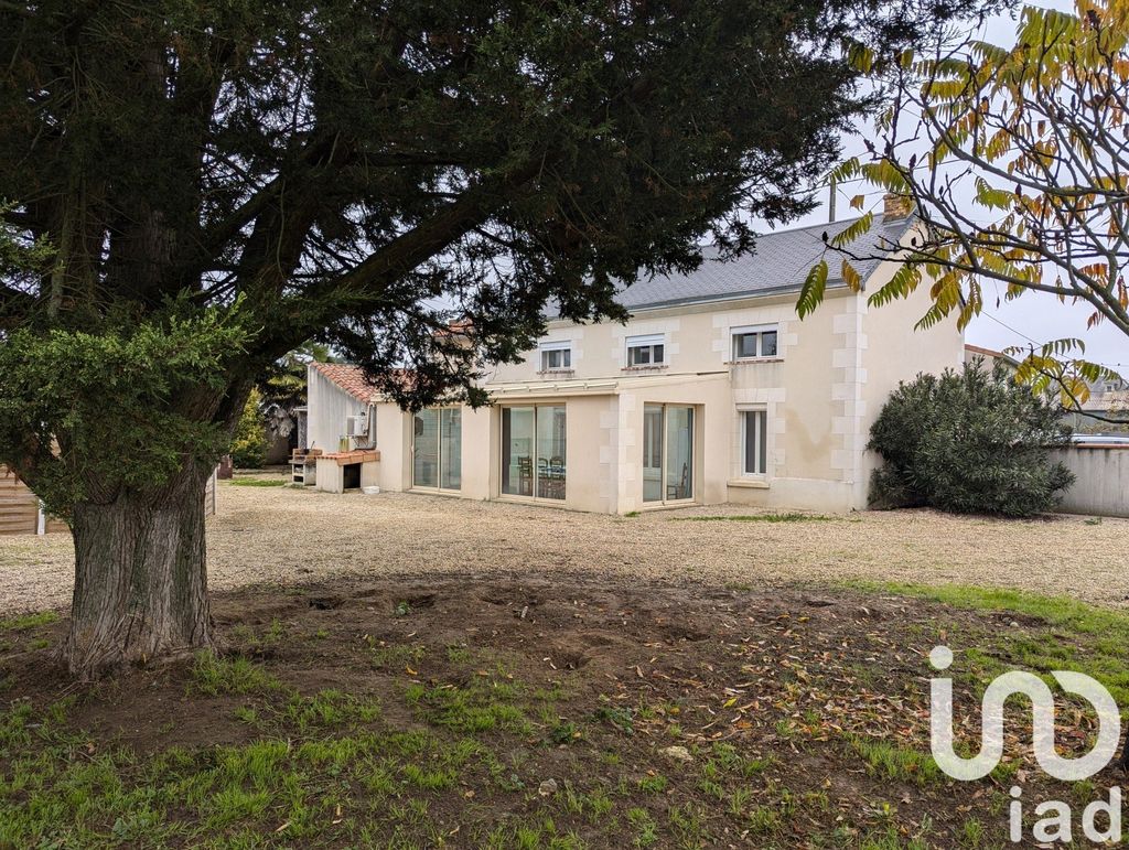 Achat maison à vendre 3 chambres 150 m² - Saint-Léger-de-Montbrun