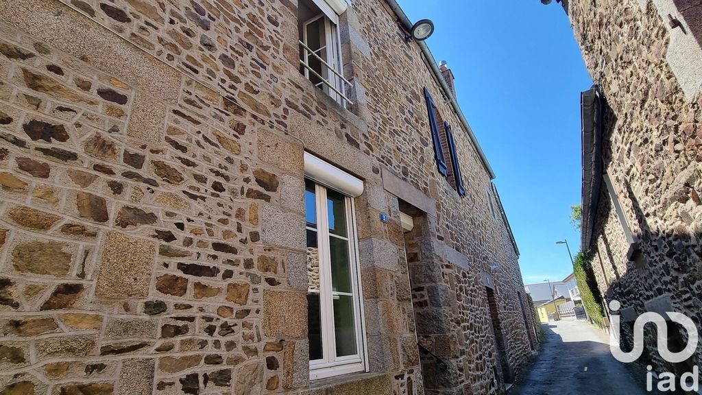 Achat maison à vendre 2 chambres 57 m² - Fougères