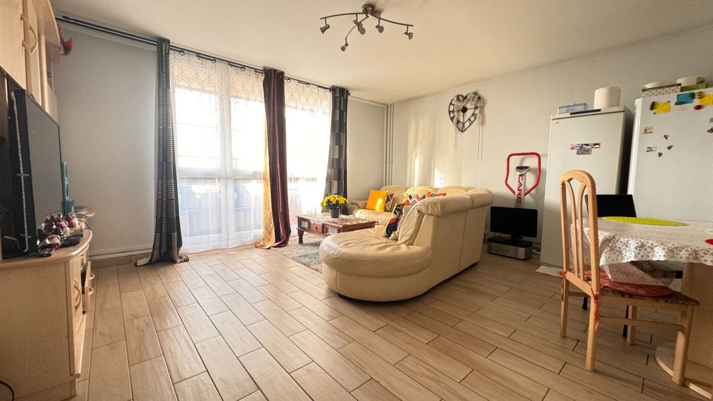 Achat appartement à vendre 5 pièces 103 m² - Évry