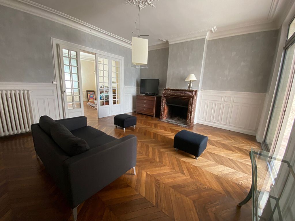 Achat maison à vendre 6 chambres 260 m² - Saint-Quentin