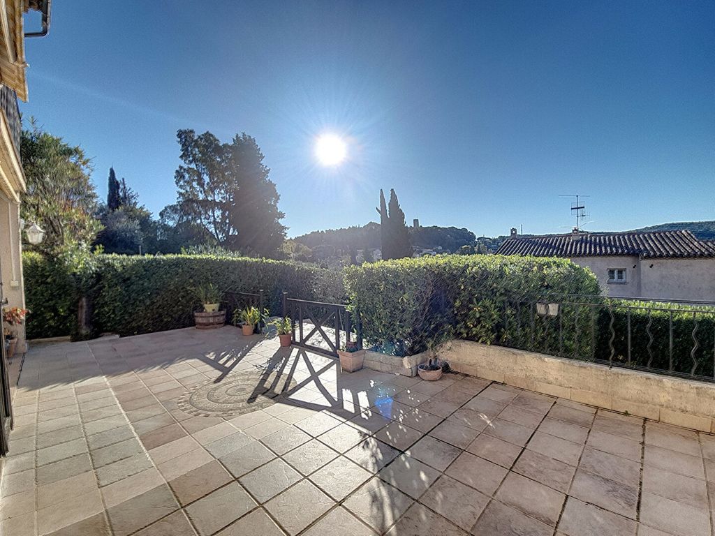 Achat maison à vendre 3 chambres 156 m² - Villeneuve-Loubet