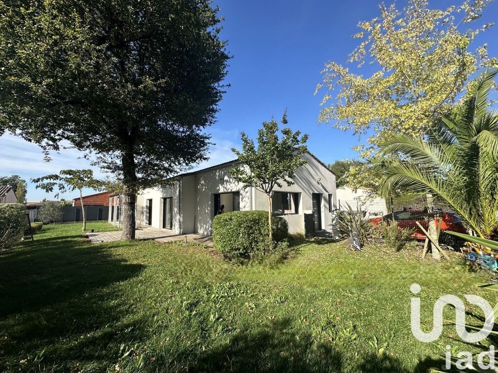 Achat maison à vendre 3 chambres 135 m² - Royan