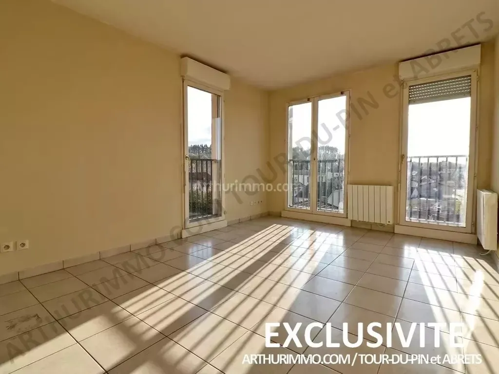 Achat appartement à vendre 2 pièces 42 m² - La Tour-du-Pin