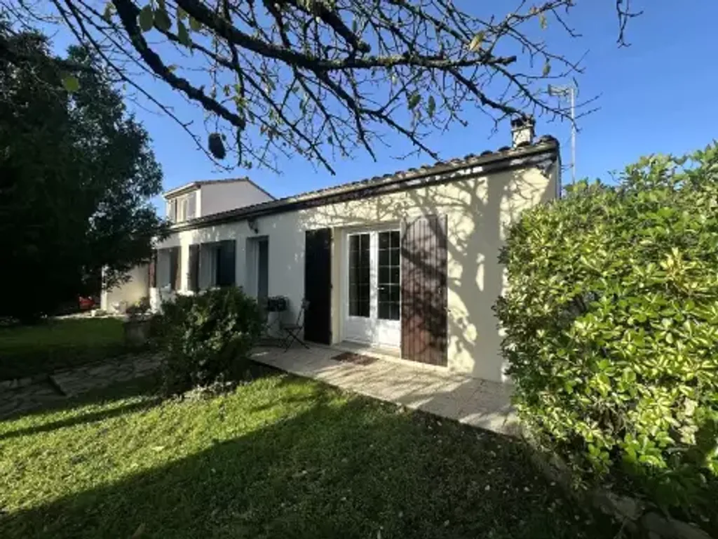 Achat maison à vendre 3 chambres 106 m² - Saint-Sulpice-de-Royan