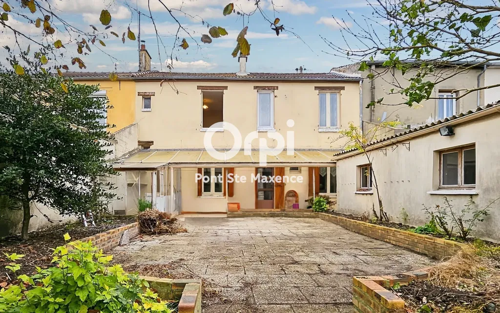 Achat maison à vendre 5 chambres 152 m² - Pont-Sainte-Maxence