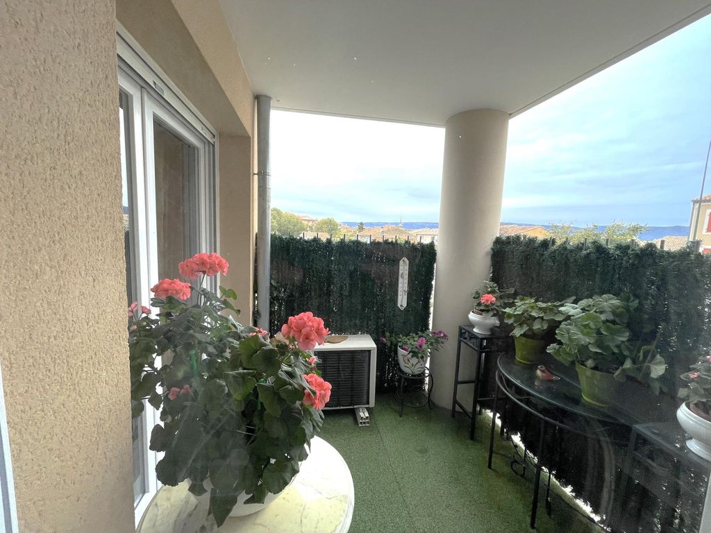 Achat appartement à vendre 3 pièces 64 m² - La Roque-d'Anthéron