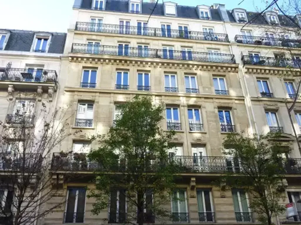 Achat appartement à vendre 2 pièces 34 m² - Paris 18ème arrondissement