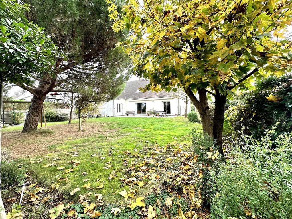 Achat maison à vendre 4 chambres 142 m² - Olivet