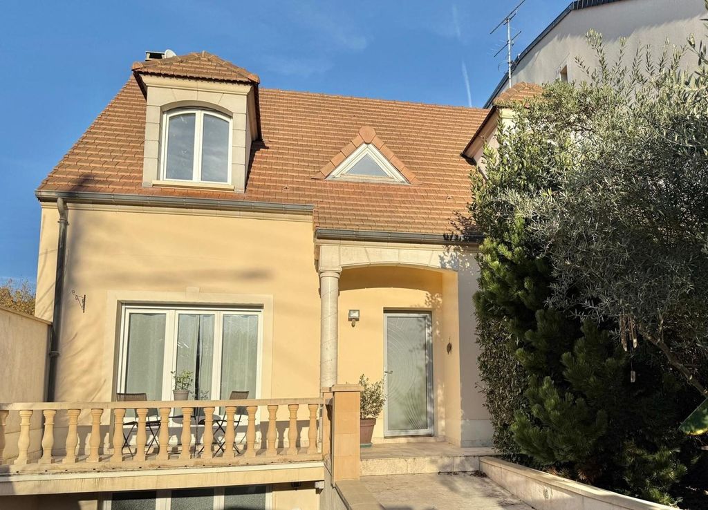 Achat maison à vendre 4 chambres 145 m² - Morangis