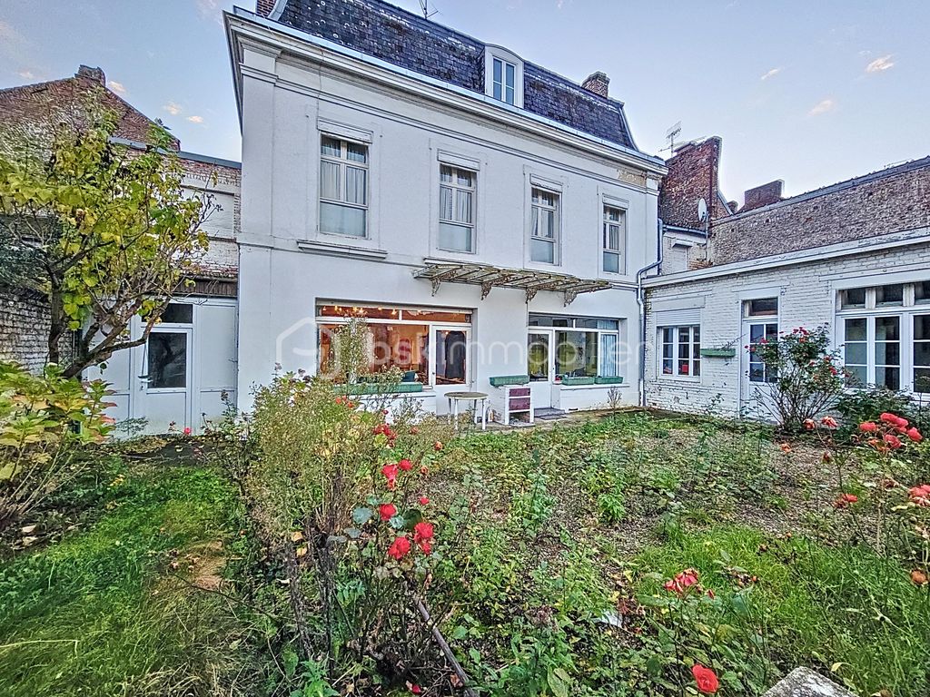 Achat maison à vendre 6 chambres 260 m² - Cambrai